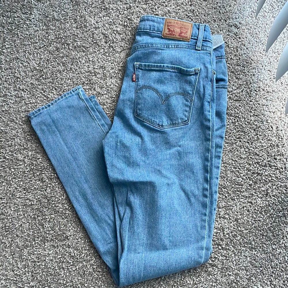 Levi’s light blue 721 Highrise Skinny jeans